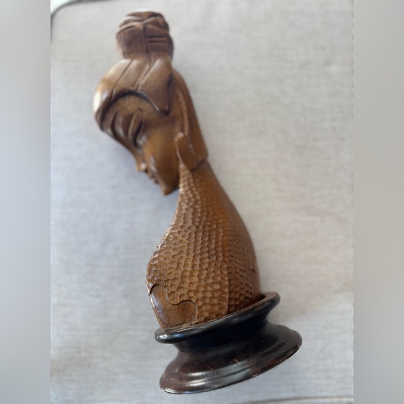 Vintage Hand-Carved Wooden Asian Woman Bust Sculpture – 11” - Picture 3 of 7